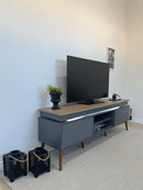 Rack para TV de 1,80 Lumina com fita de LED e pés em madeira Artely Carvalho/Grafite