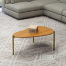 Mesa de centro orgânica com pés metálicos de 70cm
